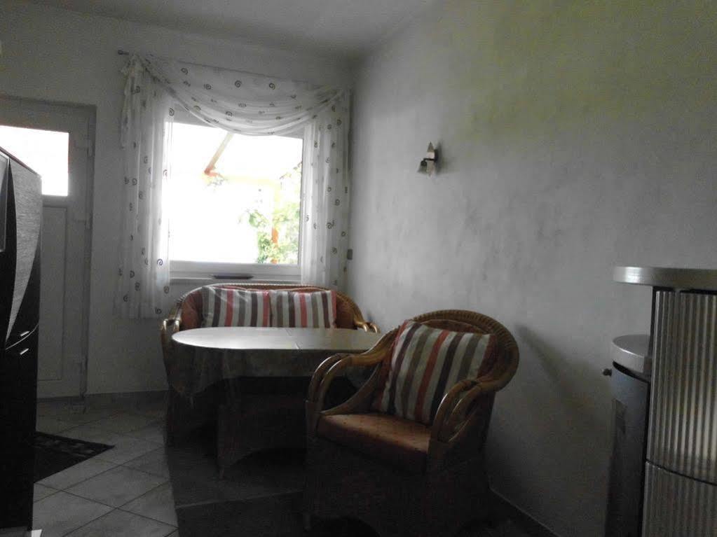 Bungalow Idylle Am See Neuruppin Εξωτερικό φωτογραφία